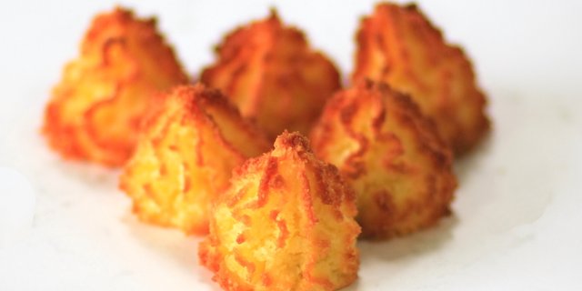 Coconut Macaroon