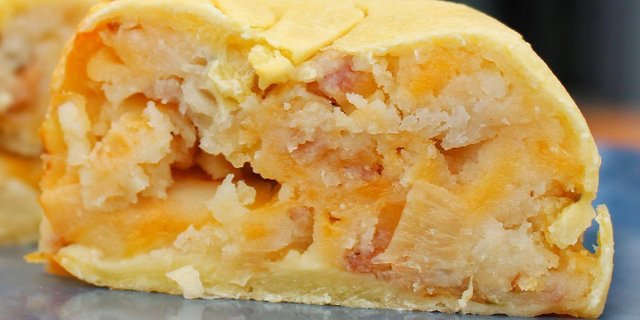 Bacon & Cheddar Knish