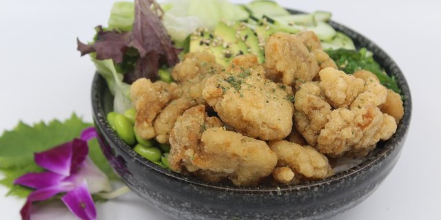 Crispy Chicken Poke Bowl