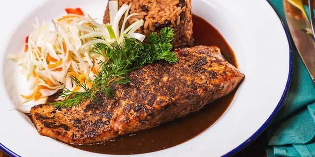 Jerk Salmon Tray