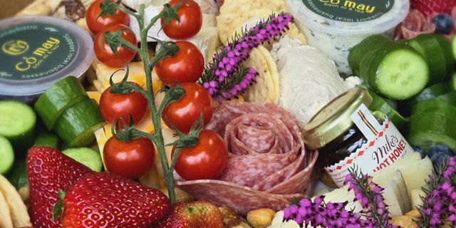 Grand Charcuterie Showcase