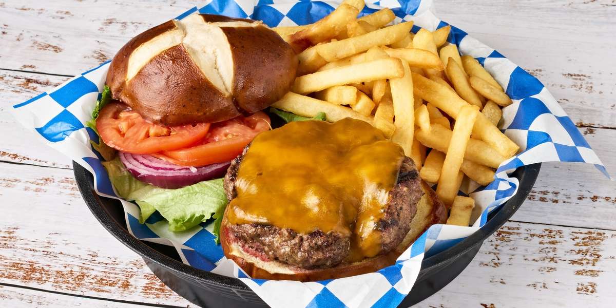 Old Munich Tavern & Grill