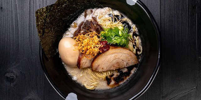 JINYA Tonkatsu Black Ramen Noodle Soup