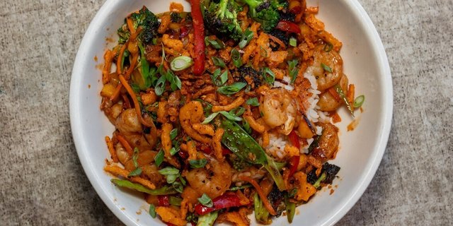 Spicy Mango Shrimp Bowl