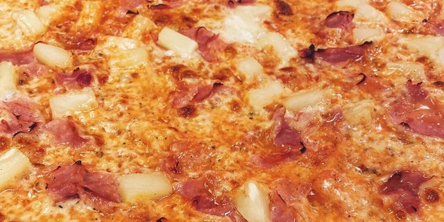 Hawaiian Pizza