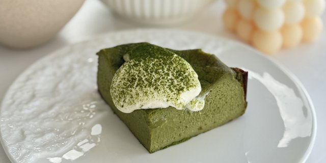 Matcha Basque Cheesecake