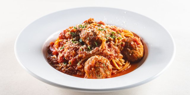 Spaghetti W/ Meatballs & Meat Sauce