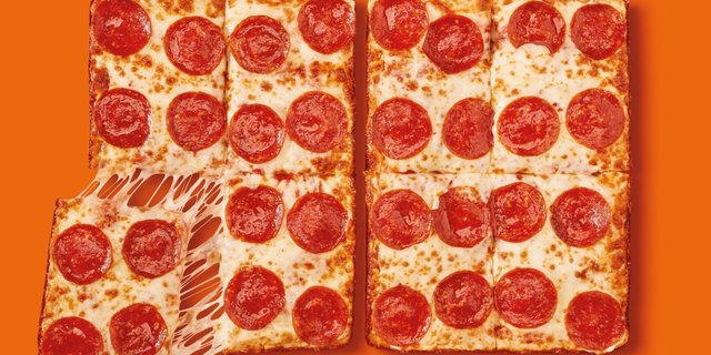 Detriot-Style Deep Dish Pepperoni Pizza