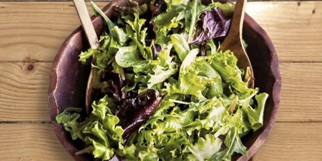 Lemon-Dressed Organic Mixed Greens