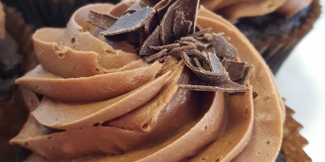 Large Choco-holic Cupcakes