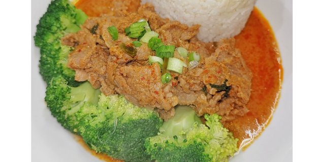 Authentic Thai Beef Panang Curry Full Tray