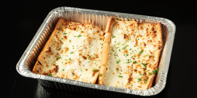 Garlic Bread w/ Melted Mozzarella