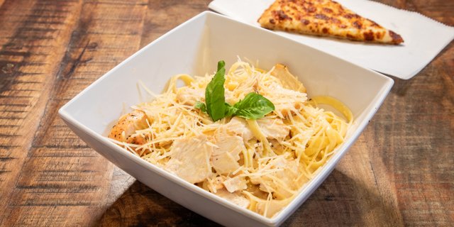 Chicken Alfredo w/ Pasta