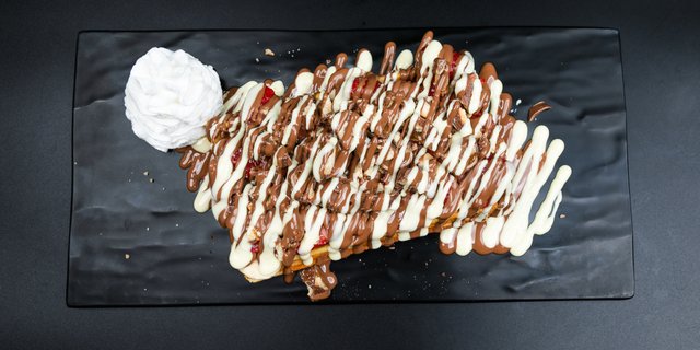 Twix Nutella Crepe/Waffle
