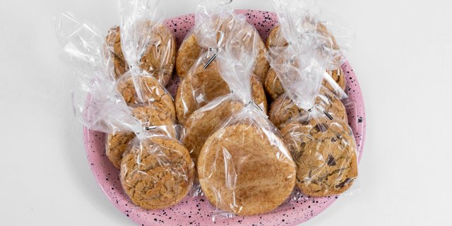 Dozen Cookies