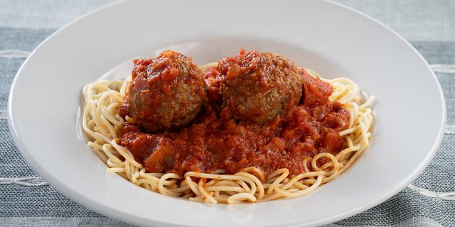 Spaghetti w/ Meatballs