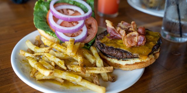 Bacon Cheeseburger Boxed Lunch