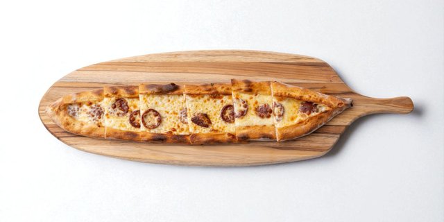 Sujuk & Cheese Pide