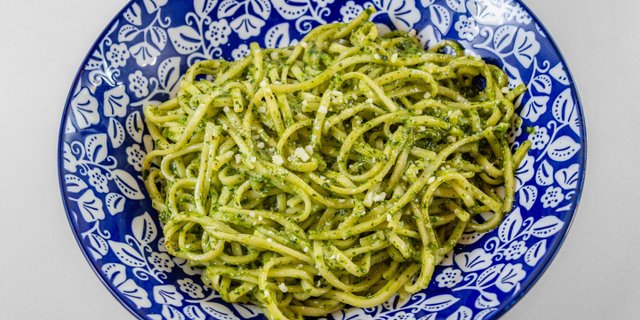 Spaghetti W/ Pesto