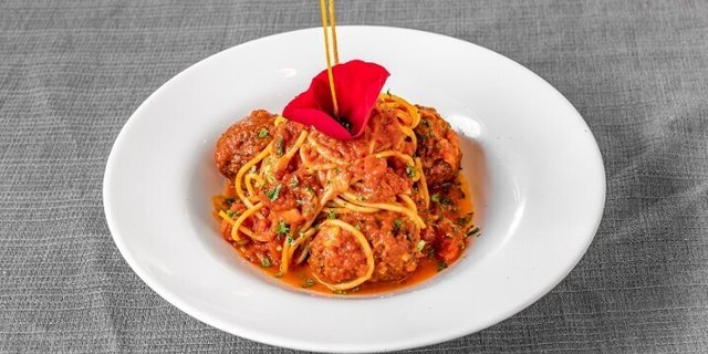 Spaghetti & Meatballs