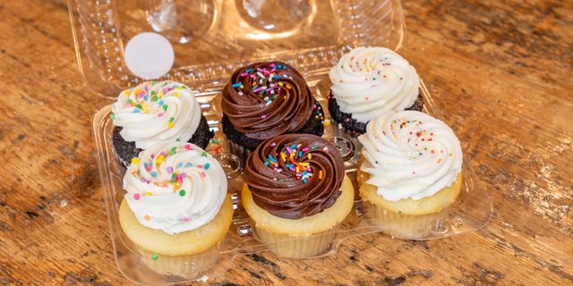 Dozen Classic Cupcakes