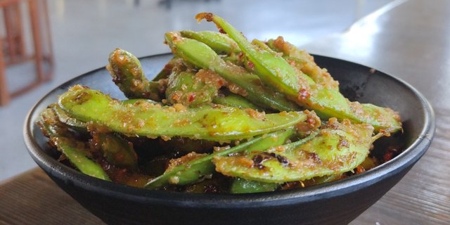 Spicy Garlic Edamame