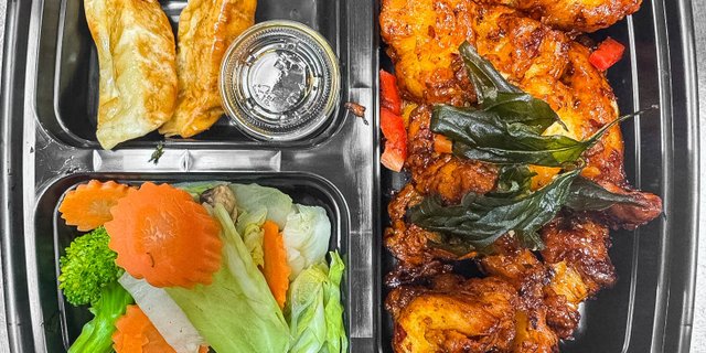 Crispy Garlic Chicken Boxed Lunch