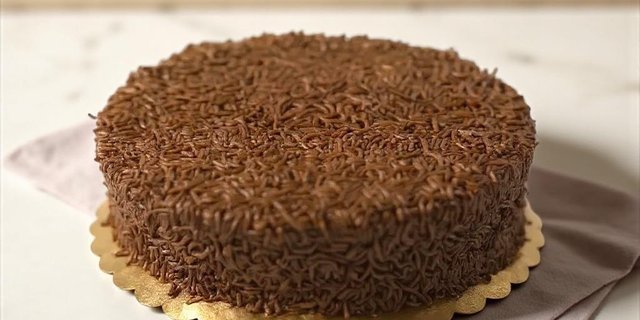 Chocolate Blackout 8" Cake