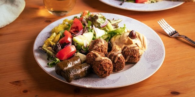 Falafel Combo Plate