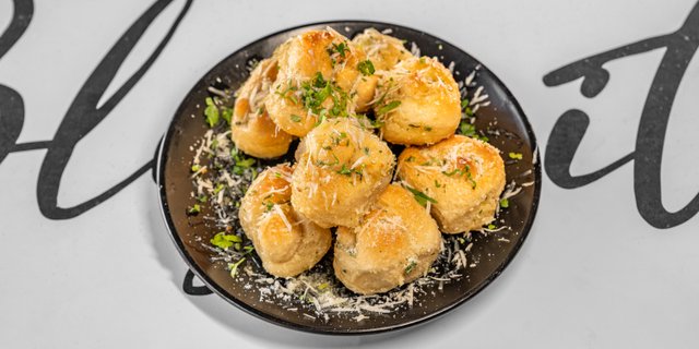 Garlic Knots