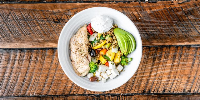 GREEK VEGETABLE CHICKEN FARRO BOWL