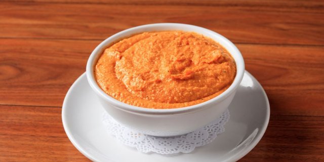Spicy Red Bell Pepper Hummus