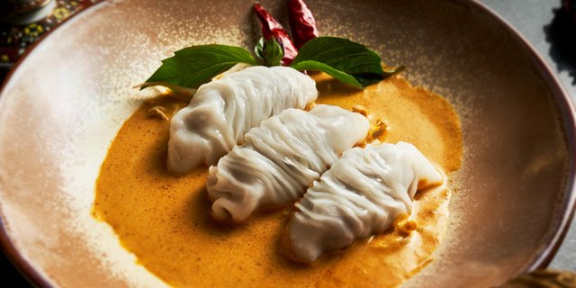 Crab Dumpling Curry