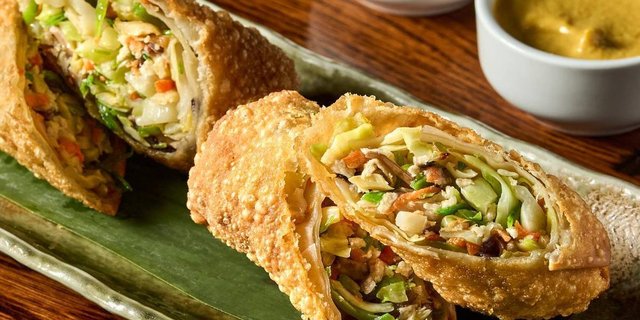 Imperial Vegetable Egg Rolls