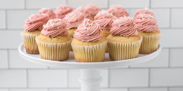 Vegan Vanilla Raspberry Cupcakes