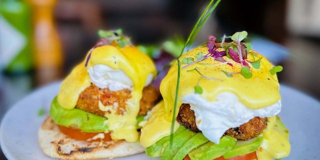 Crab Cake Benedict