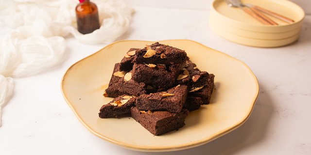 Double Chocolate Almond Brownies