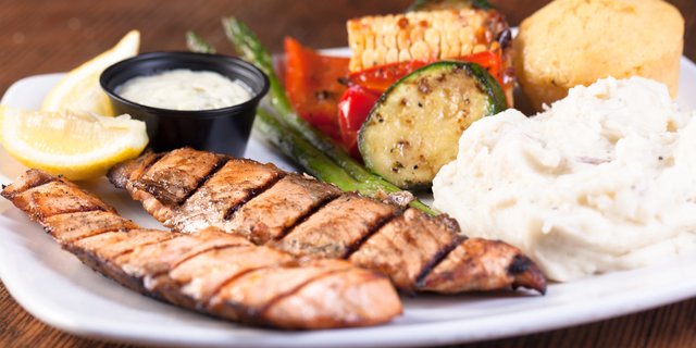 Bayou Pepper Salmon Platter