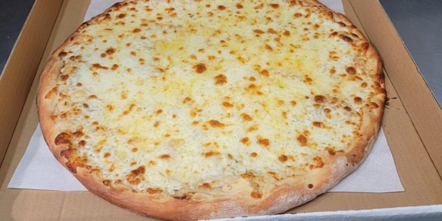 Quattro Formaggi Pizza