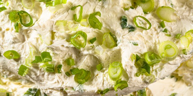 1/2 lb Scallion Tofu Cream Cheese