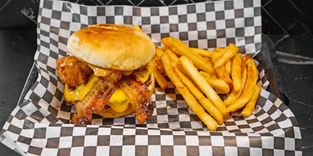 Cheese Curd Burger