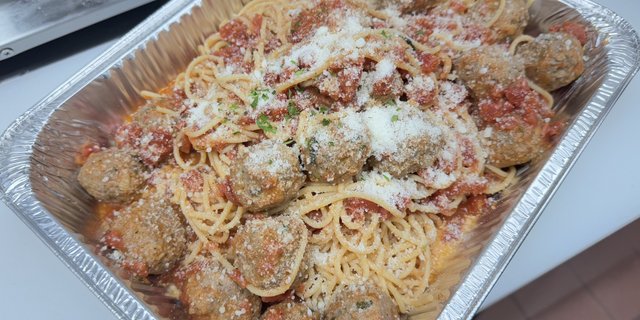 Pasta w/ Meatballs Sauce