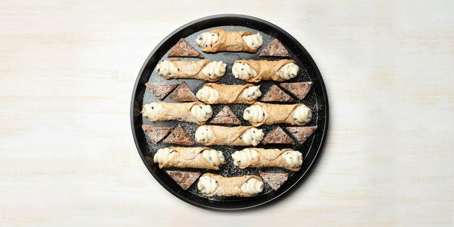 Cannoli & Brownie Tray