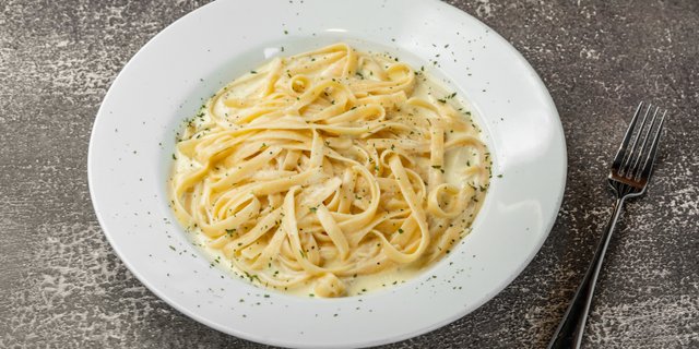 Fettuccine Alfredo