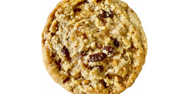 Warm Oatmeal Raisin Cookies