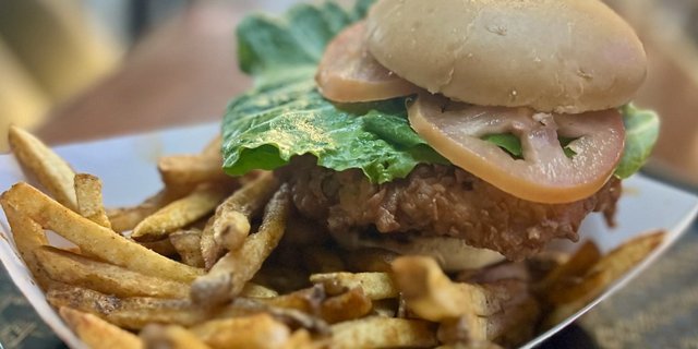 The Tulsa King Sandwich Basket