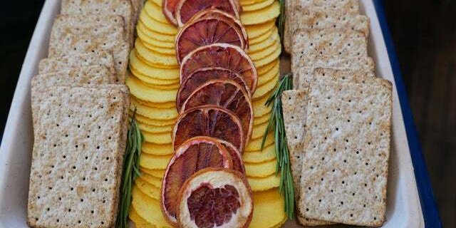 Gluten-Free Cracker Basket