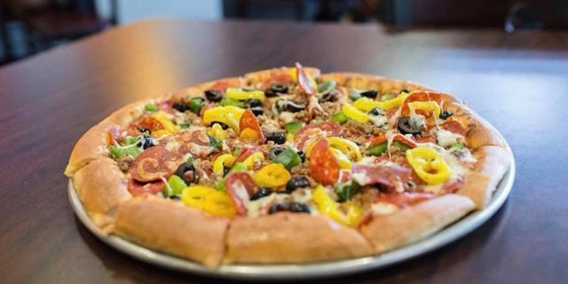 Deluxe Hand-Tossed Pizza