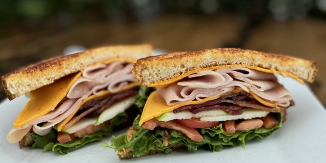Turkey Apple Cheddar Sandwich