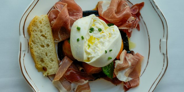 Burrata Caprese